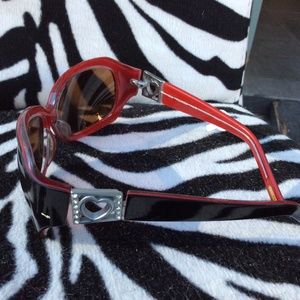 Rebelde Heart Decal Sun Glasses